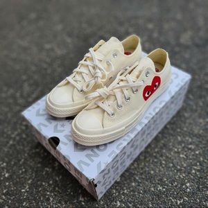 (8.5) Comme des Garçons Play x Chuck 70 Low Top ‘Multi Heart’